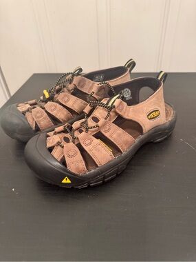 Keen Men's Newport waterproof leather hiking sandals Size 8 Tan & Black